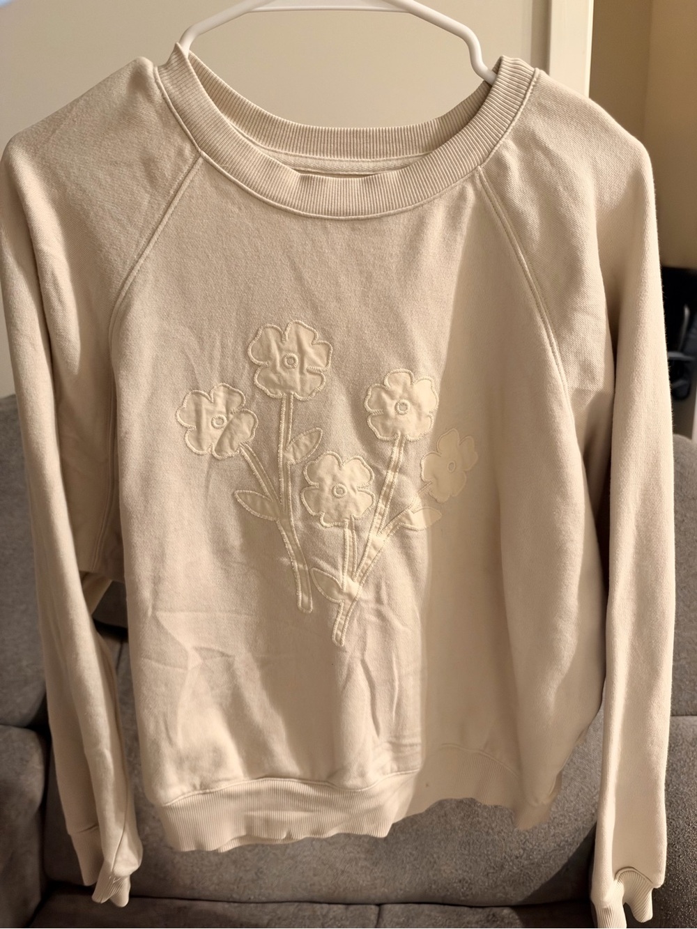 Old Navy Cream Floral Appliqué Crewneck Sweatshirt - Women